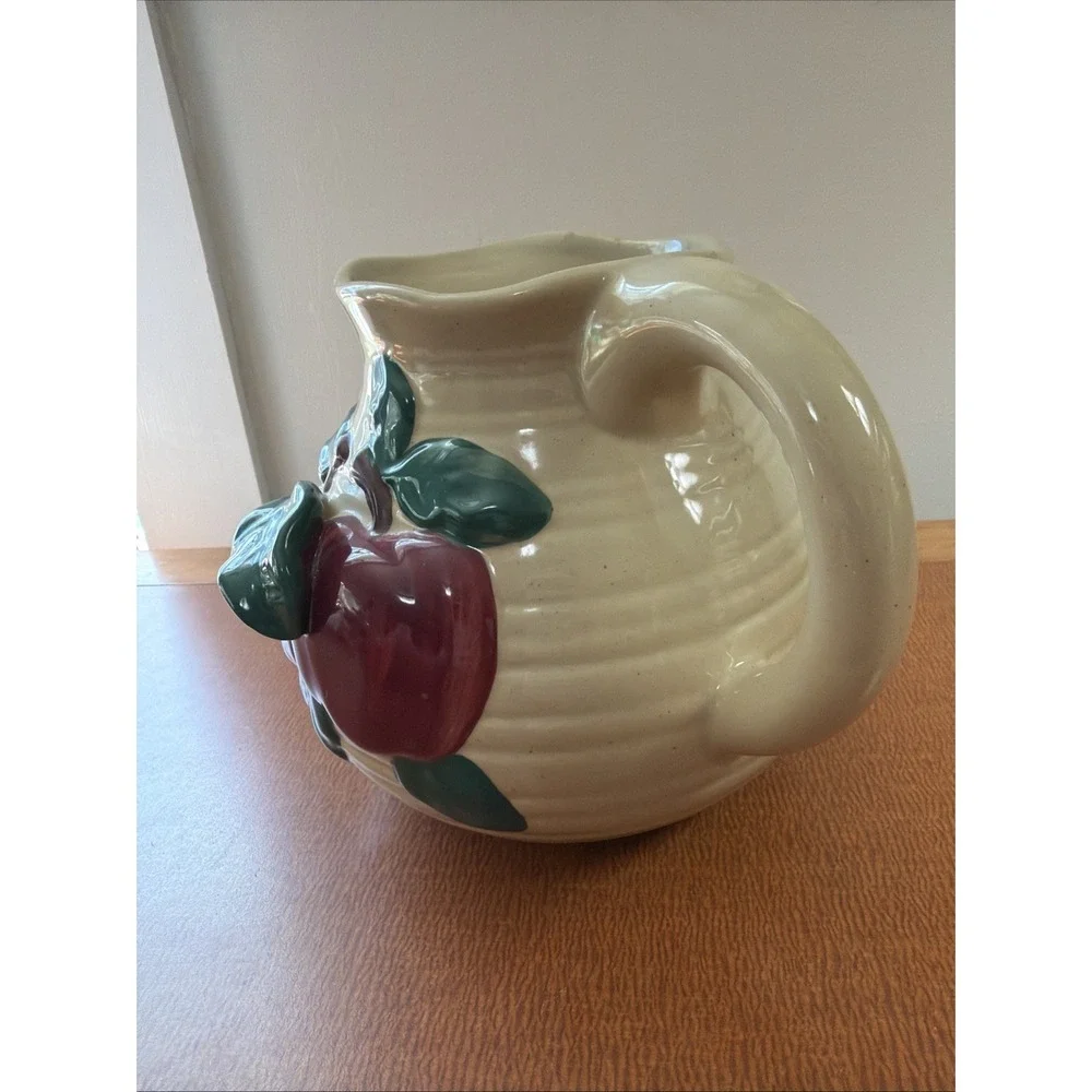 Vtg 3D Apple Design Stoneware Pitcher With Handle Beige Apple Embossed 7